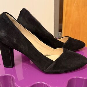 Cole Haan W 7.5 Suede Black Almond Toe Pumps